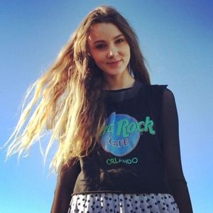 Meet your Posher, Sabrina